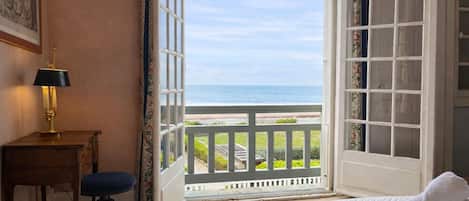 5 bedrooms, iron/ironing board, travel cot, free WiFi