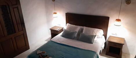 4 室のベッドルーム、アイロン / アイロン台、WiFi、ベッドシーツ