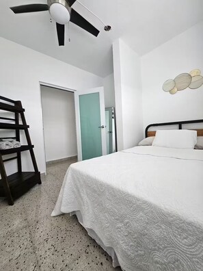 3 chambres, fer et planche à repasser, Wi-Fi gratuit, draps fournis