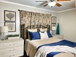 3 Schlafzimmer, Schreibtisch, Bügeleisen/Bügelbrett, WLAN