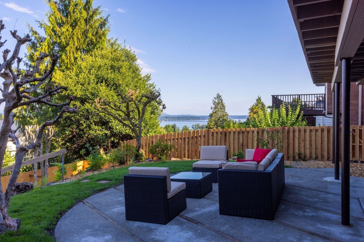 6220 Seattle · Peaceful PNW Haven | Serene Scenic Views | Yard