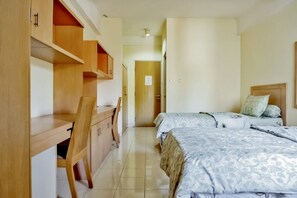 スタンダード ダブルルーム | デスク、WiFi (無料)、ベッドシーツ