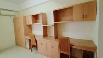 Desk, free WiFi, bed sheets