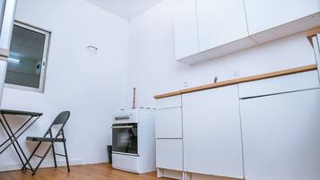Apartemen Mewah | Dapur pribadi | Lemari es besar, microwave, oven, dan kompor