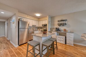 Fridge, microwave, oven, stovetop - Garden Sands 201 - Escape At 201 (Garden City Beach)