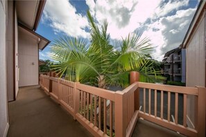 Condo, 2 Bedrooms | Property grounds