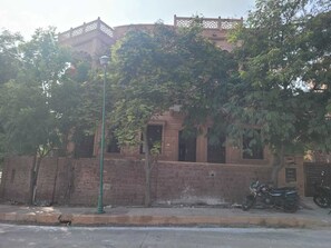 Exterior - Bungalow next to the palace! (Jodhpur)