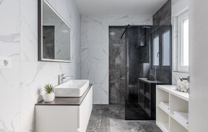 Shower - 3 bedroom stunning apartment in Kastel Luksic (Kastel Luksic)
