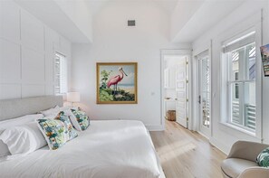 2 bedrooms, iron/ironing board, free WiFi, bed sheets - Beautiful Beach Cottage in Elegant Design w/ 20+ Amenities Access (Port Aransas)