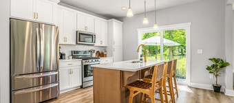 Butterfly House | Luxe Home Near Marina | Gorgeous Meadow | Heated Pool/Hot Tub