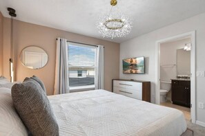 10 bedrooms, desk, iron/ironing board, travel crib