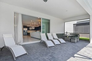 Terrace/patio - 3025 Mahalo · NEW Villa Windsor Island Resort by Disney Pool&Spa (Davenport)