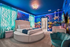 10 habitaciones, tabla de planchar con plancha, cuna de viaje y wifi 