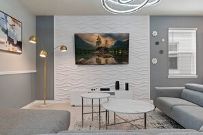 Télévision, table de tennis de table