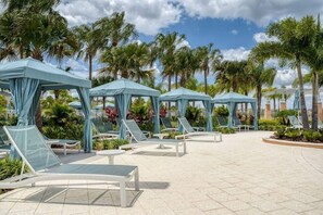 Terrace/patio - Disney| Solara Resort Pool & Spa (Kissimmee)