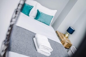 1 bedroom, desk, iron/ironing board, WiFi