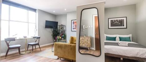 1 habitación, escritorio, tabla de planchar con plancha y wifi