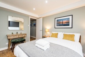 1 chambre, bureau, fer et planche à repasser, Wi-Fi