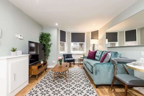 Unclassified image, 3 of 20, button