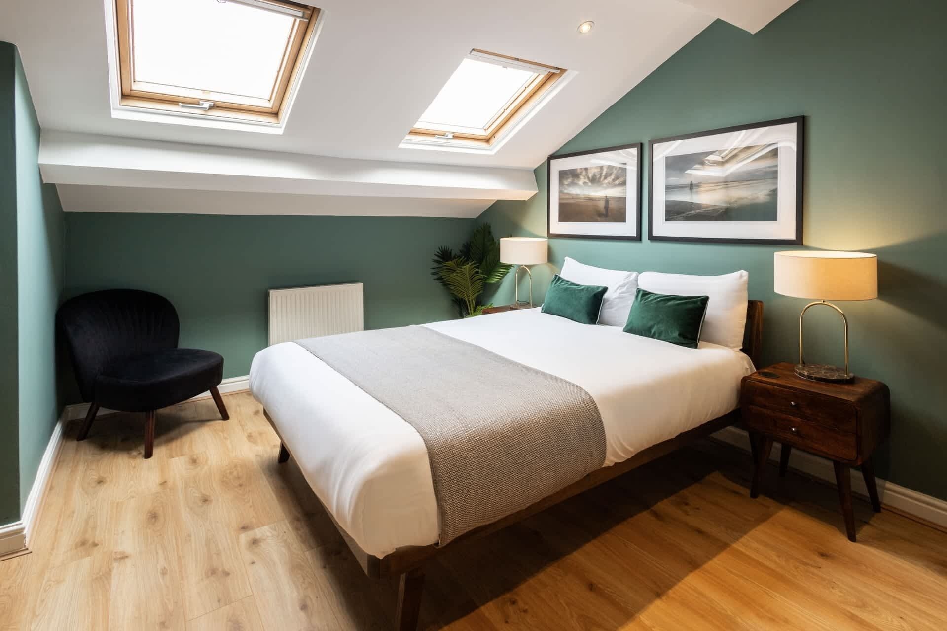 5 soverom, skrivebord, strykejern/-brett og wi-fi