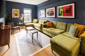 TV, offices - Host & Stay | The Falkner Quarters III (Liverpool)