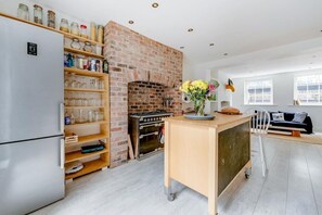 Fridge, oven, stovetop, dishwasher - Host & Stay | The Georgian Townhouse (Liverpool)