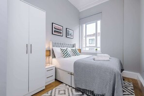 2 bedrooms, iron/ironing board, WiFi, bed sheets - Host & Stay | The Bank Apartment (Liverpool)