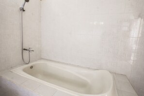 Estudio familiar | Baño | Ducha y toallas