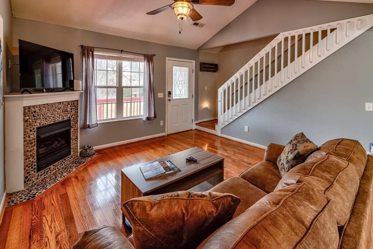 Fernseher, Kamin, Arbeitsbereiche