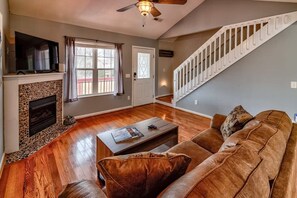 TV, fireplace, offices