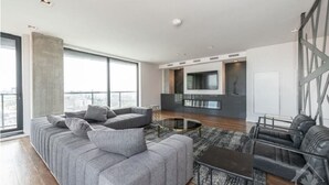 Living area - Parliament, ByWard & Art Gallery  condo (Ottawa)