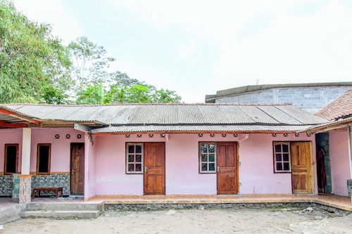 Hotel O Pondok Wisata Sekar KemuningNearWonogondang Camp ( Bumi Perkemahan Wonogondang )