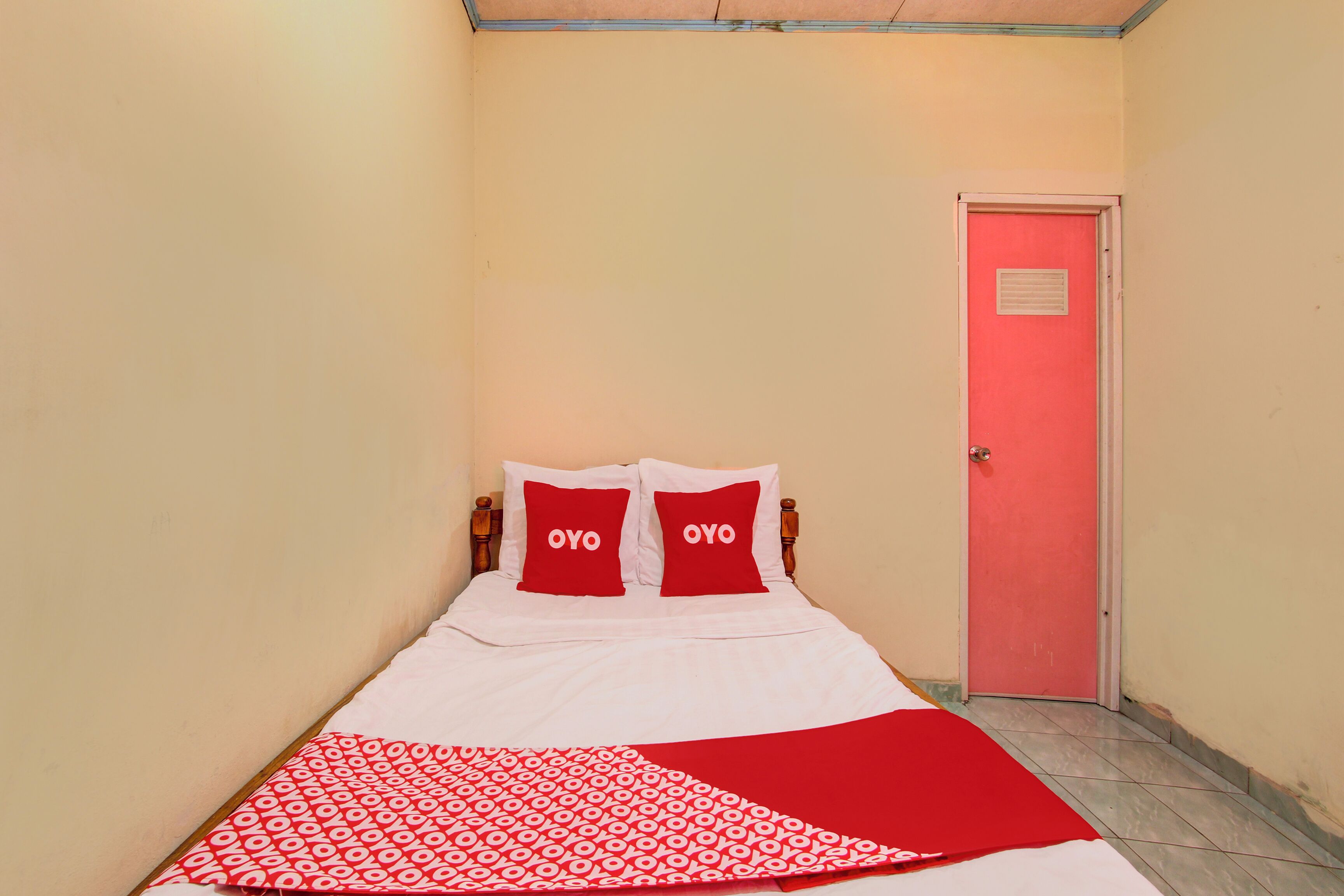 Deluxe Double Room | Desk, laptop workspace, WiFi (free), bed sheets