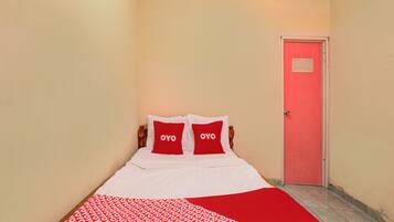 Deluxe Double Room | Desk, laptop workspace, WiFi (free), bed sheets