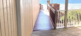 “All ABOUT THE VIEW” A Cozy Oceanfront 1BR 1B Condo With Amazing Ocean Views!