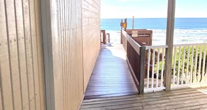 “All ABOUT THE VIEW” A Cozy Oceanfront 1BR 1B Condo With Amazing Ocean Views!