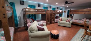 3 bedrooms, free WiFi, bed sheets