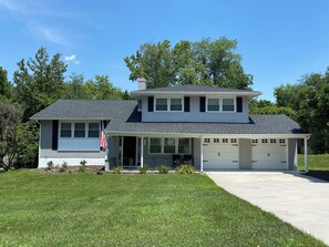 Exterior - Farmhouse styled, pet friendly home close to everything!  (Wilmington)