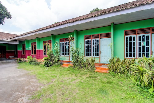 Hotel O Pondok Wisata Kurniawan 2NearWonogondang Camp ( Bumi Perkemahan Wonogondang )