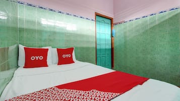 Deluxe Double Room | Laptop workspace, free WiFi, bed sheets