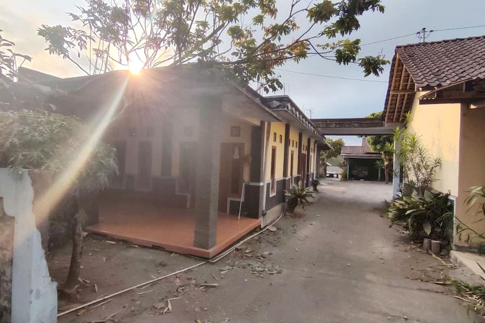 Hotel O Pondok Wisata Kurniawan 2NearWonogondang Camp ( Bumi Perkemahan Wonogondang )