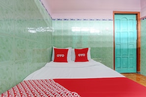 Habitación Deluxe doble | Espacio para trabajar con un portátil, wifi gratis, ropa de cama