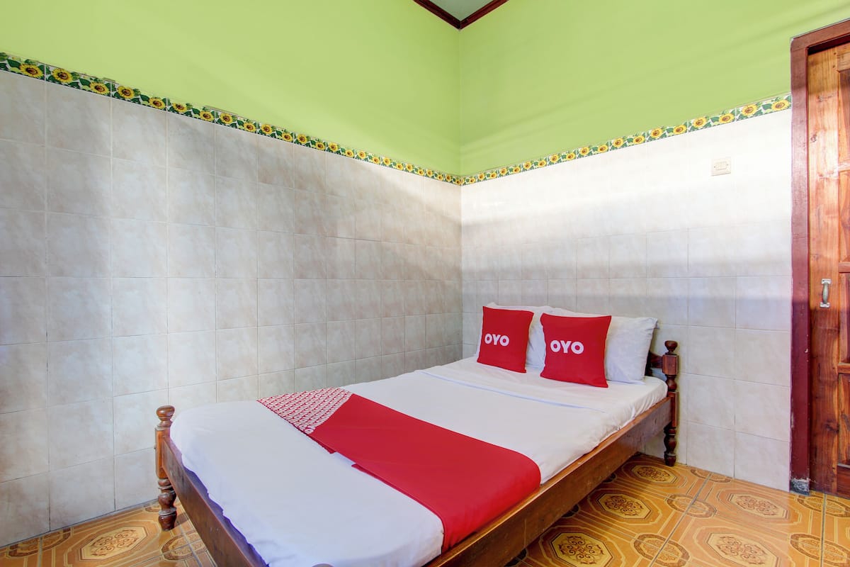 Habitación estándar doble | Espacio para trabajar con un portátil, wifi gratis, ropa de cama
