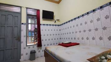 Deluxe Double Room | Laptop workspace, free WiFi, bed sheets