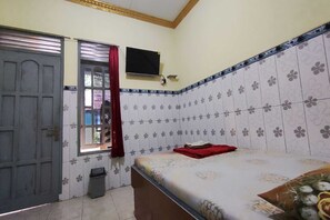 Deluxe Double Room | Laptop workspace, free WiFi, bed sheets - Hotel O Pondok Wisata Sri MulyoNearSultan Agung Stadium Bantul (Cangkringan)