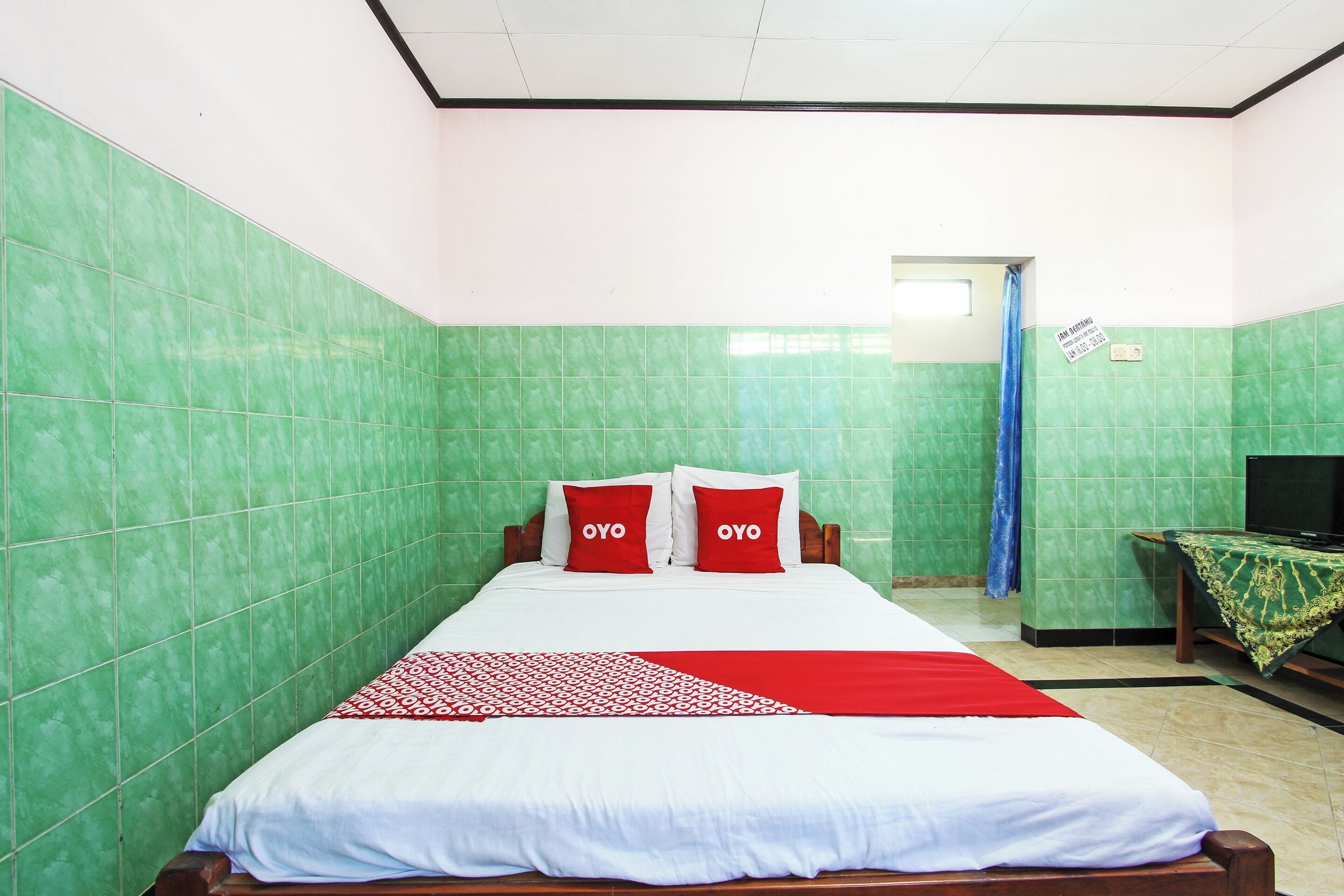 Habitación doble Deluxe | Espacio para trabajar con laptop, wifi gratis y ropa de cama 