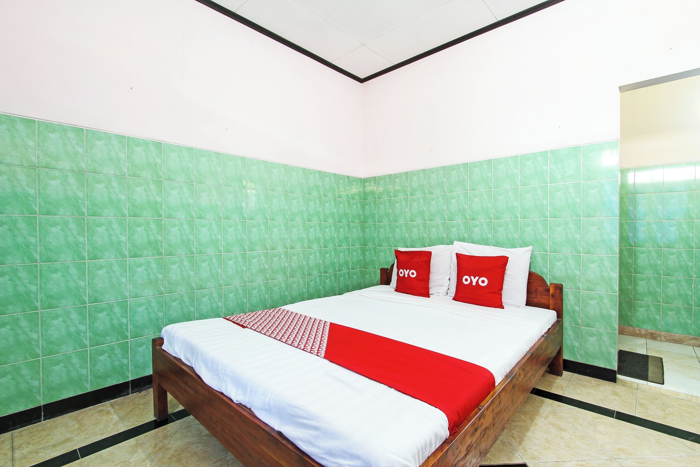 Deluxe Double Room | Laptop workspace, free WiFi, bed sheets