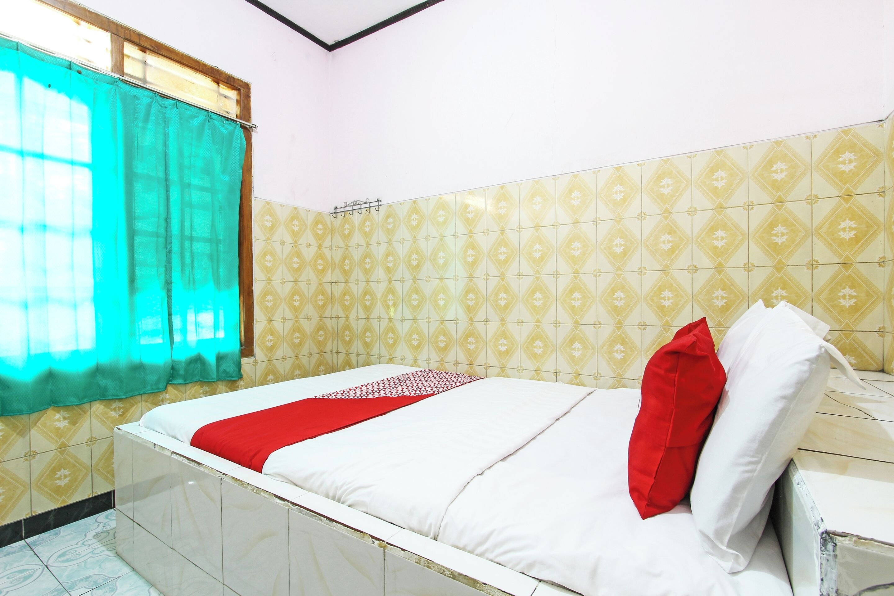 Standard Double Room | Laptop workspace, WiFi (free), bed sheets