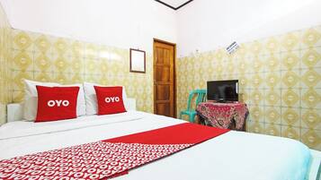 Kamar Double Standar | Ruang kerja ramah laptop, Wi-Fi gratis, dan seprai linen