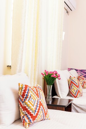 Habitación cuádruple estándar | Escritorio, espacio para trabajar con laptop y insonorización 